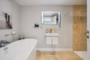 En suite to main to main bedroom- click for photo gallery